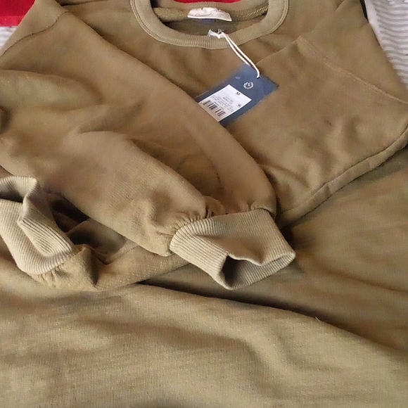 A nice sweatshirt very comfortable - Picture 3 of 3